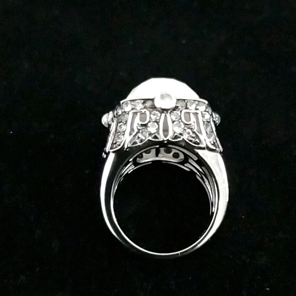 Ring - Picture 3 of 4